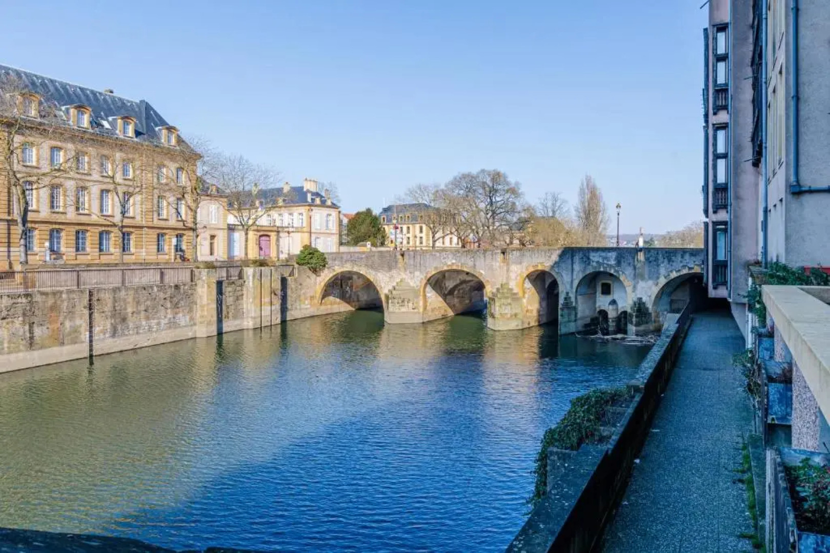 Suite "comme à Venise" vue sur Metz Opéra avec parking inclus