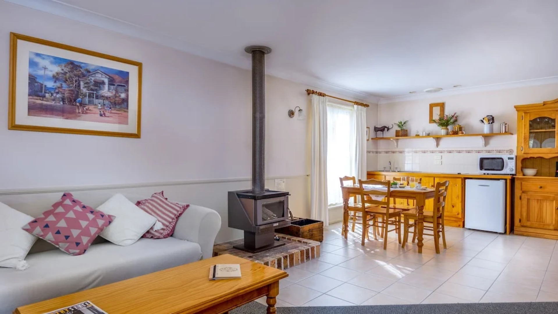 Honeysuckle Cottages Stanthorpe