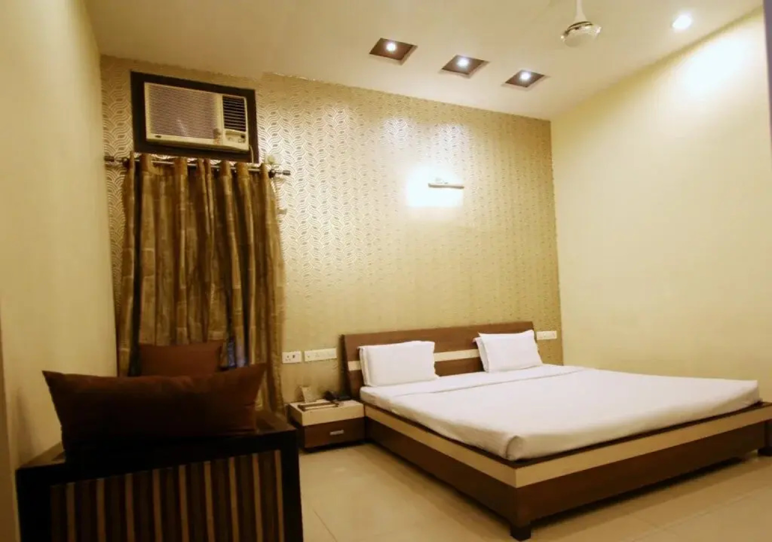 Royal Residency Hotel