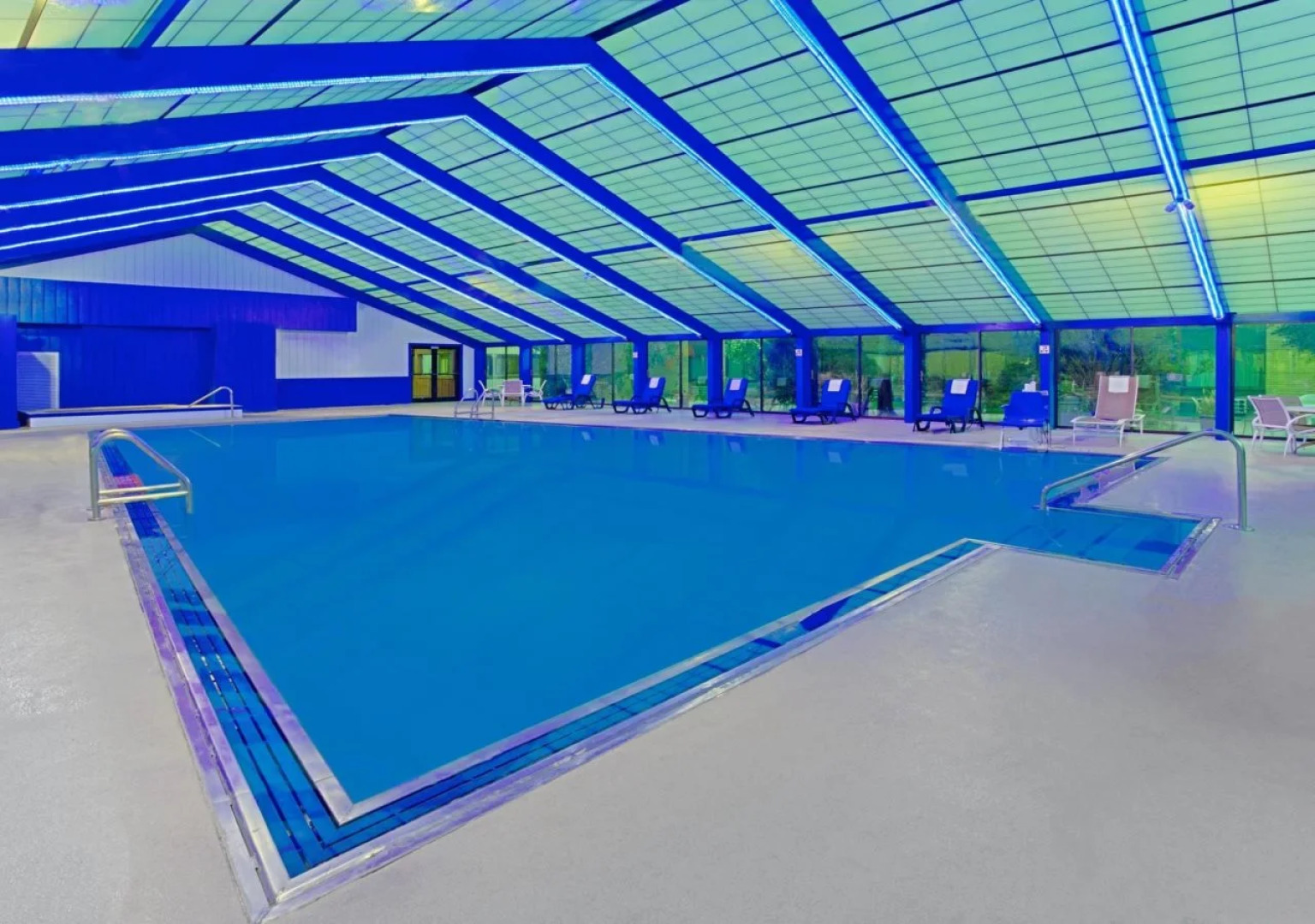 Ramada by Wyndham Waukegan/Great Lakes