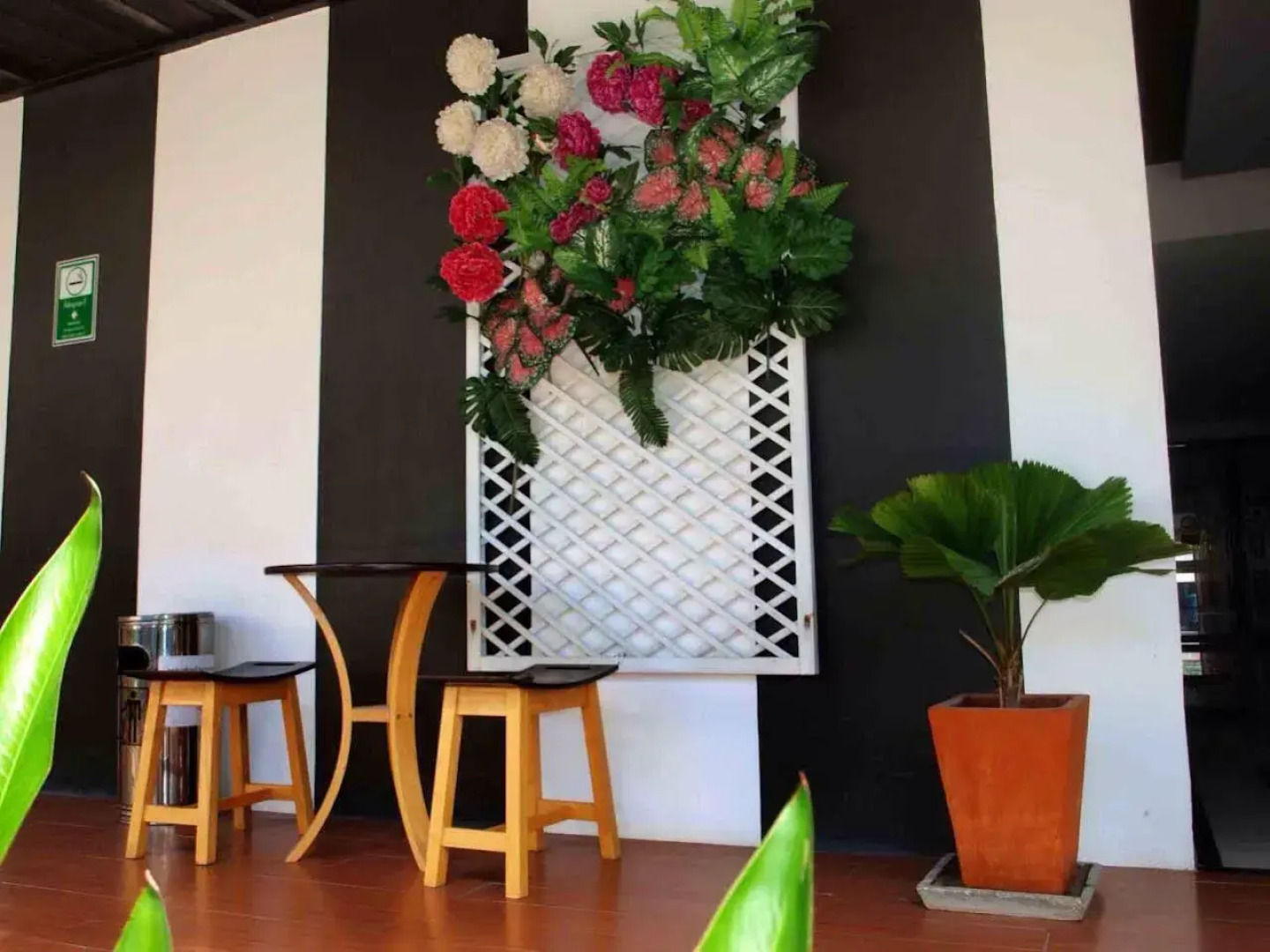 Grand ESIE Service Apartment