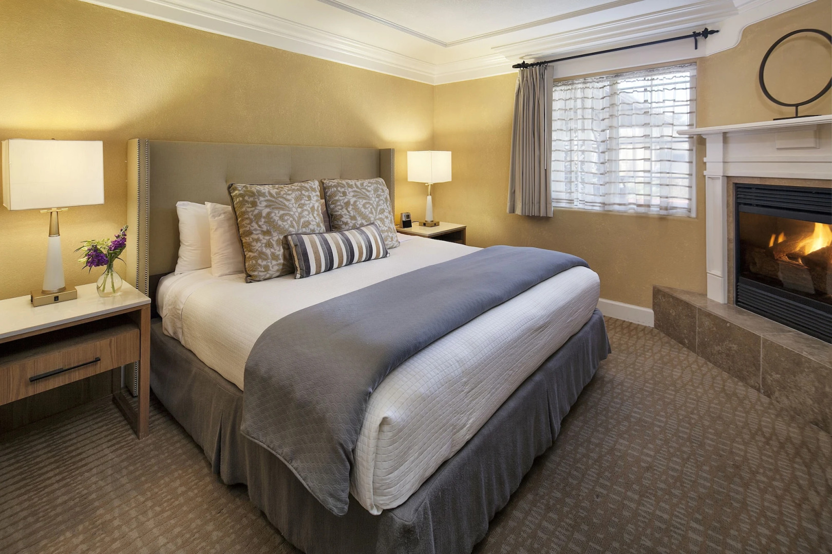 Pelican Inn & Suites