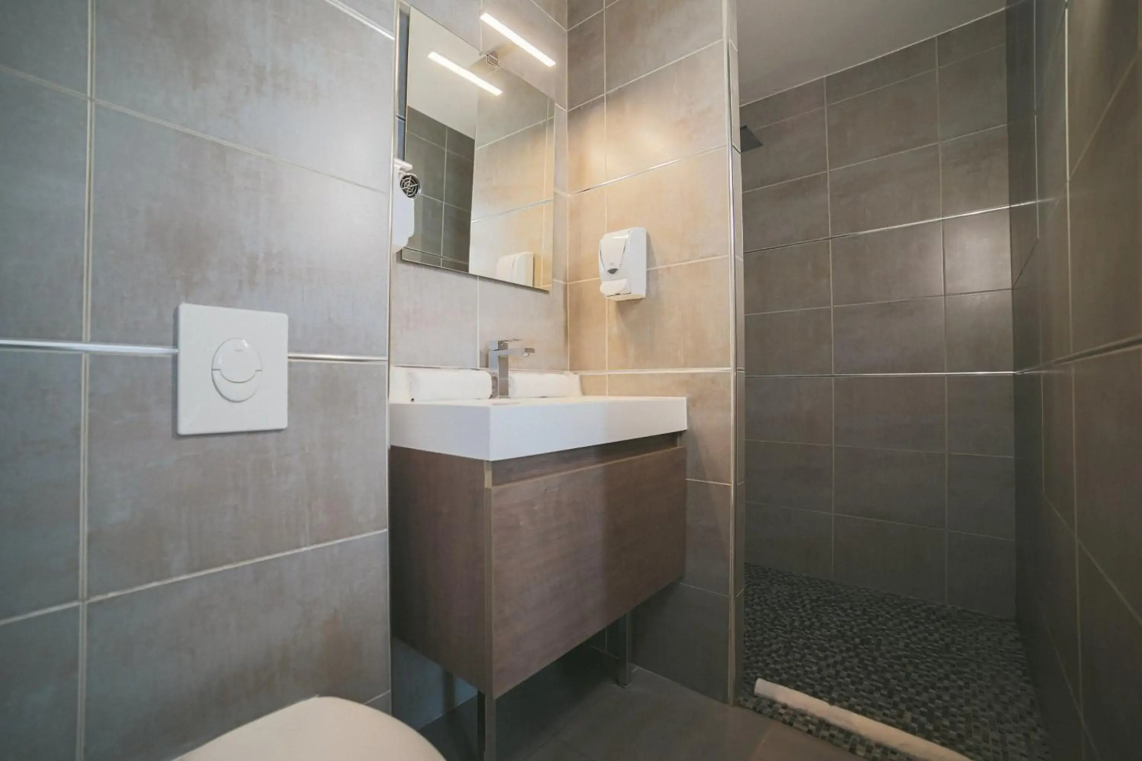 Hôtel Holidays & Work