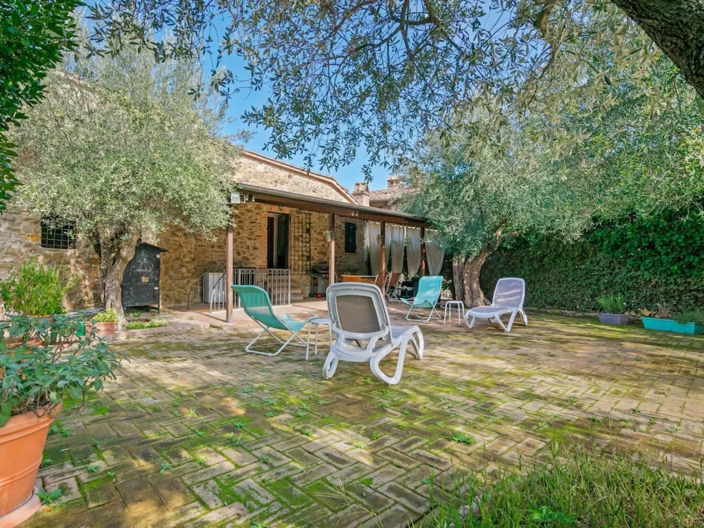 Rustic Holiday Home in Corciano with Swimming Pool