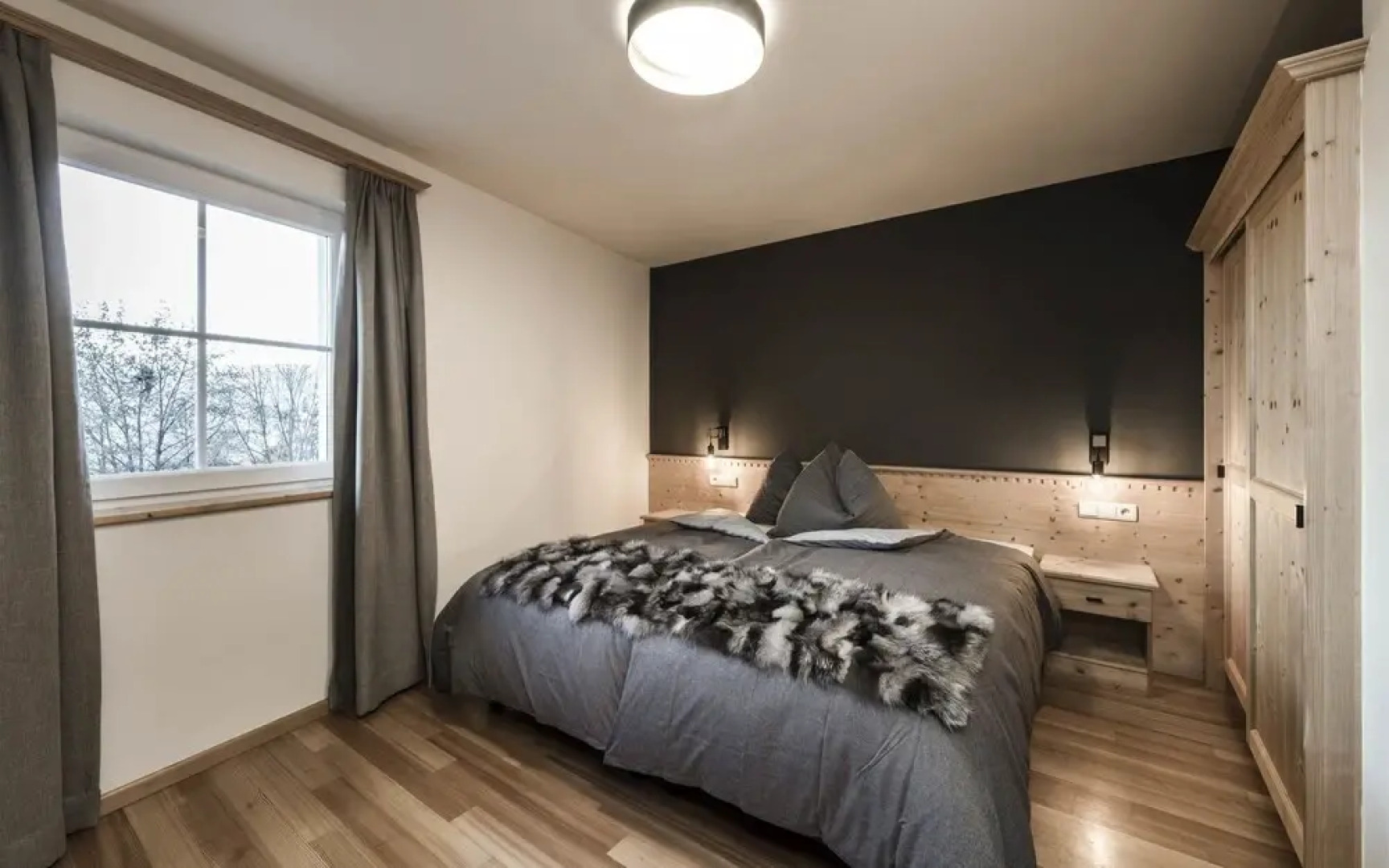 Presulis Hideaway Apartments & Restaurant