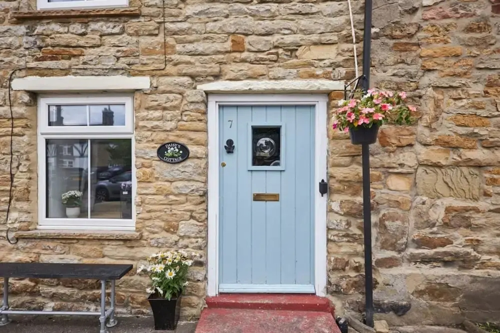 Host Stay Daisy s Cottage