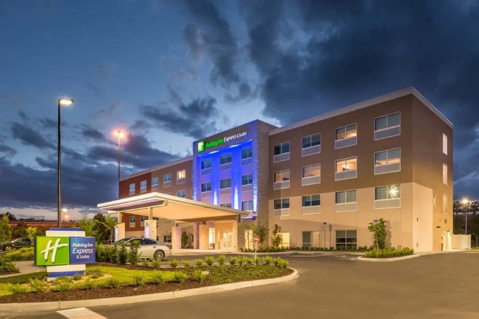 Holiday Inn Express & Suites Tampa North - Wesley Chapel, an IHG Hotel