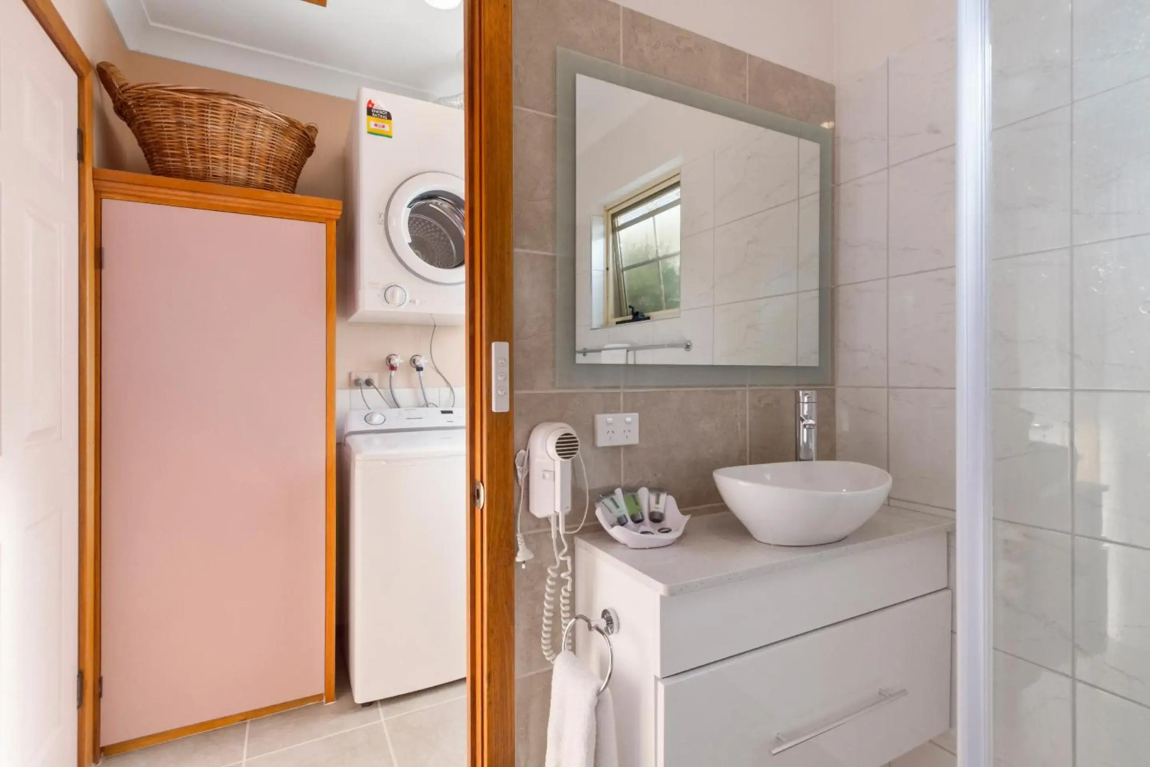 Swansea Cottages & Lodge Suites