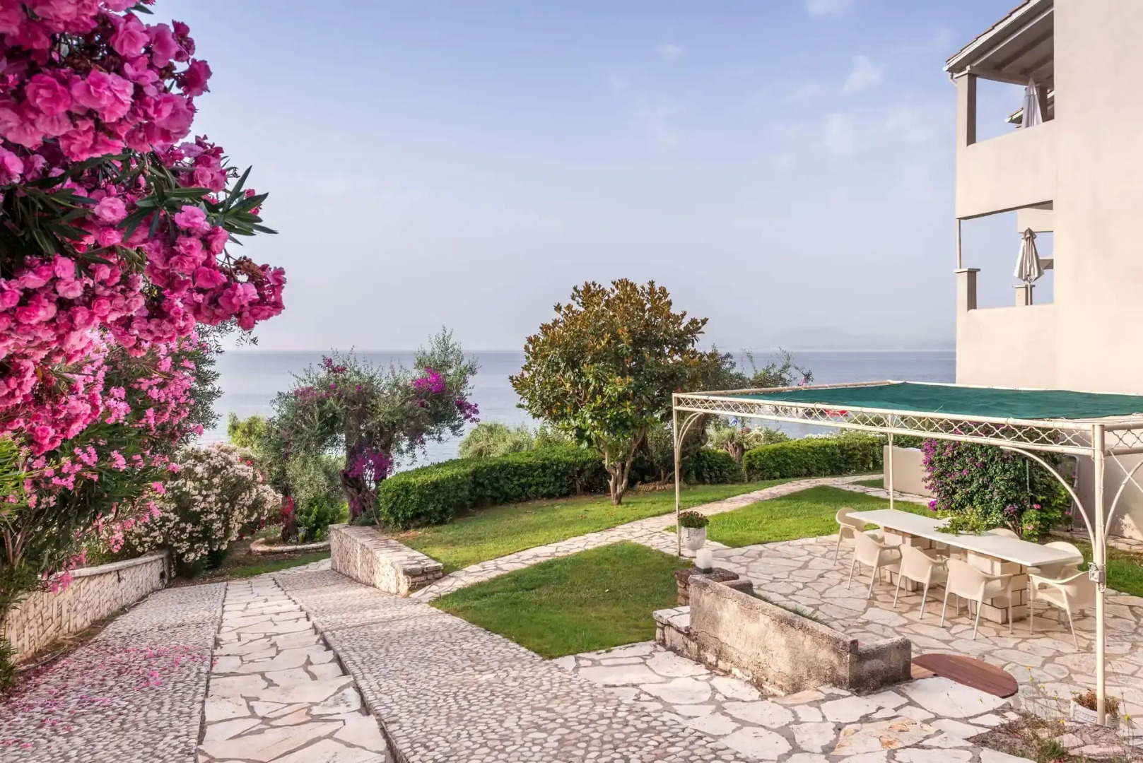 Krouzeri Beach Apartments Corfu