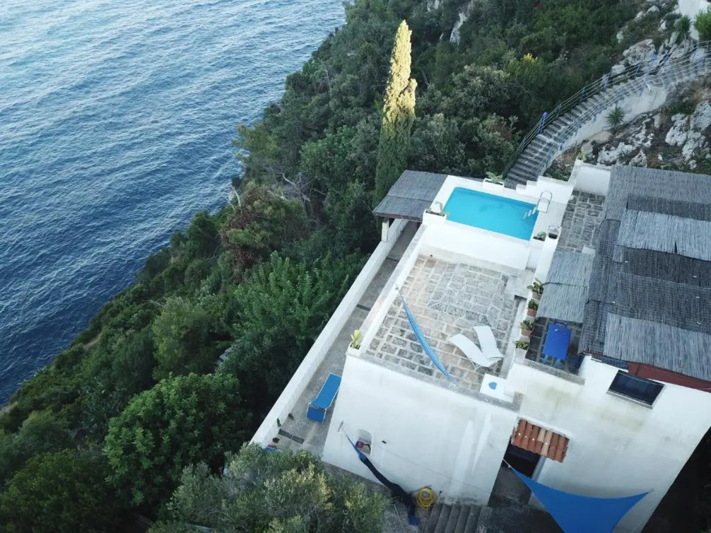 BLU SUITE COTTAGE SUL MARE e SWIMMING POOL