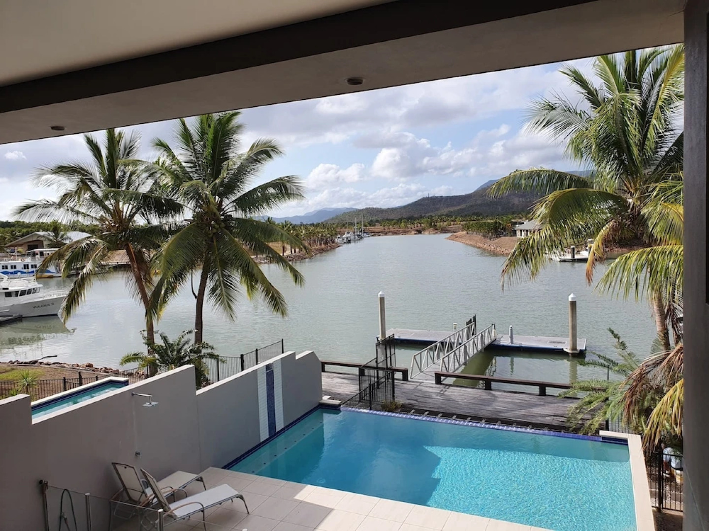 Hinchinbrook Harbour Holiday Apartments