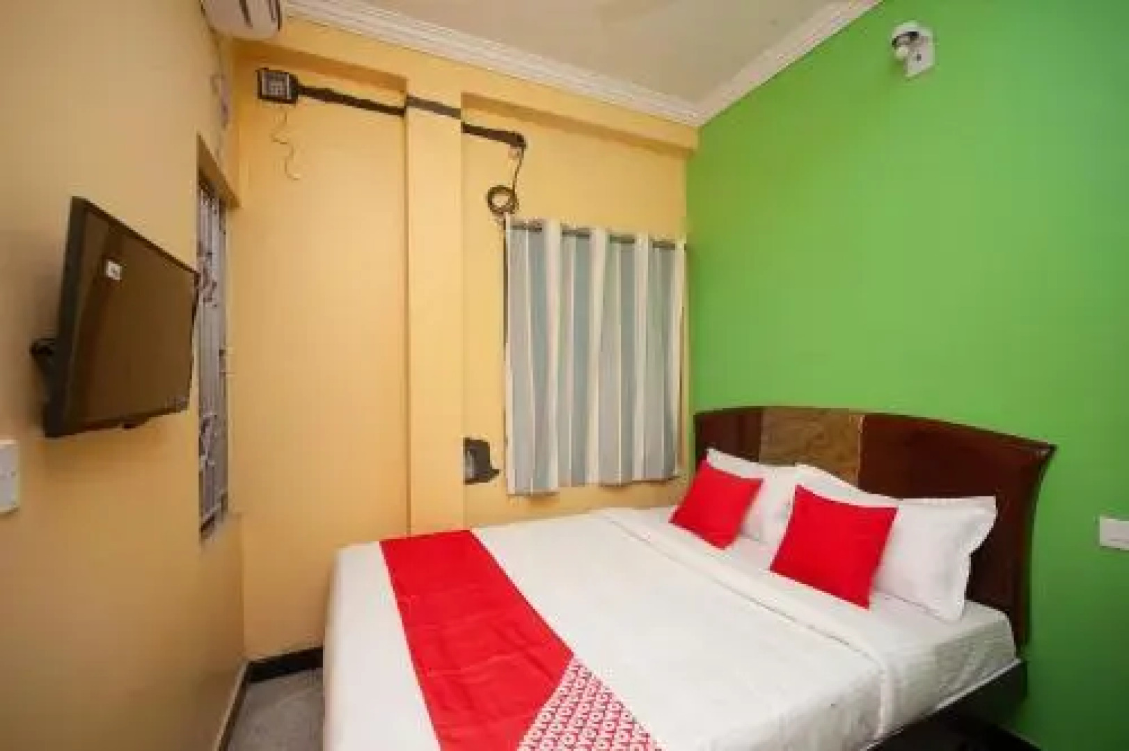 OYO 26746 Sruthi Residency