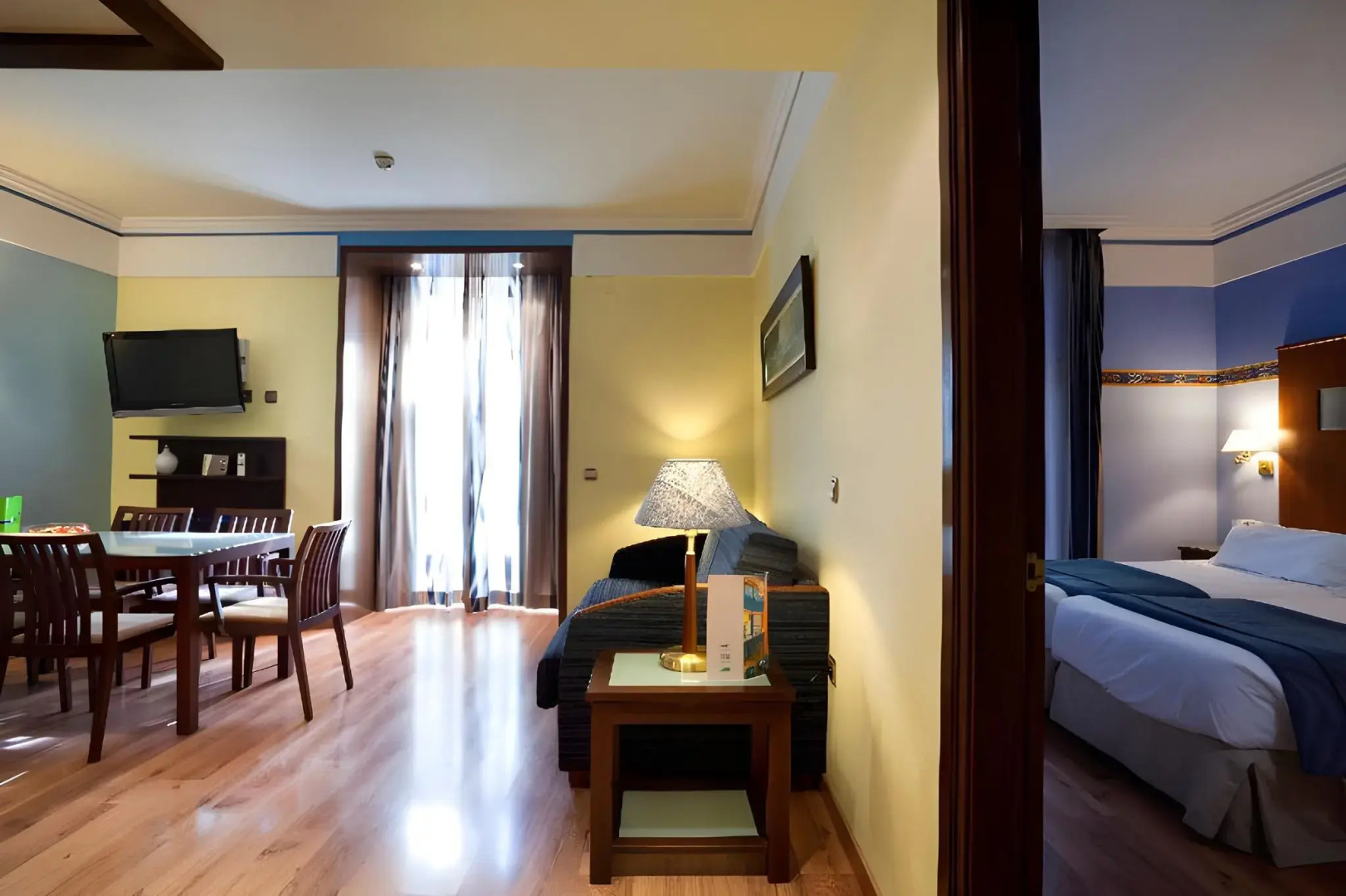 Suites Gran Via 44 Apartahotel