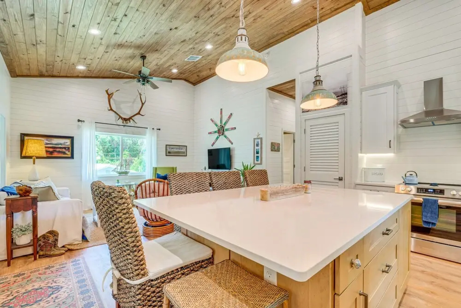 Stilt-style Cottage < 1 Mi to Downtown Yankeetown!