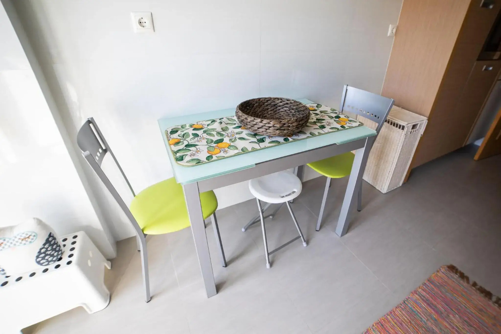 Lovely apartment near airport and Nations Park, with garage