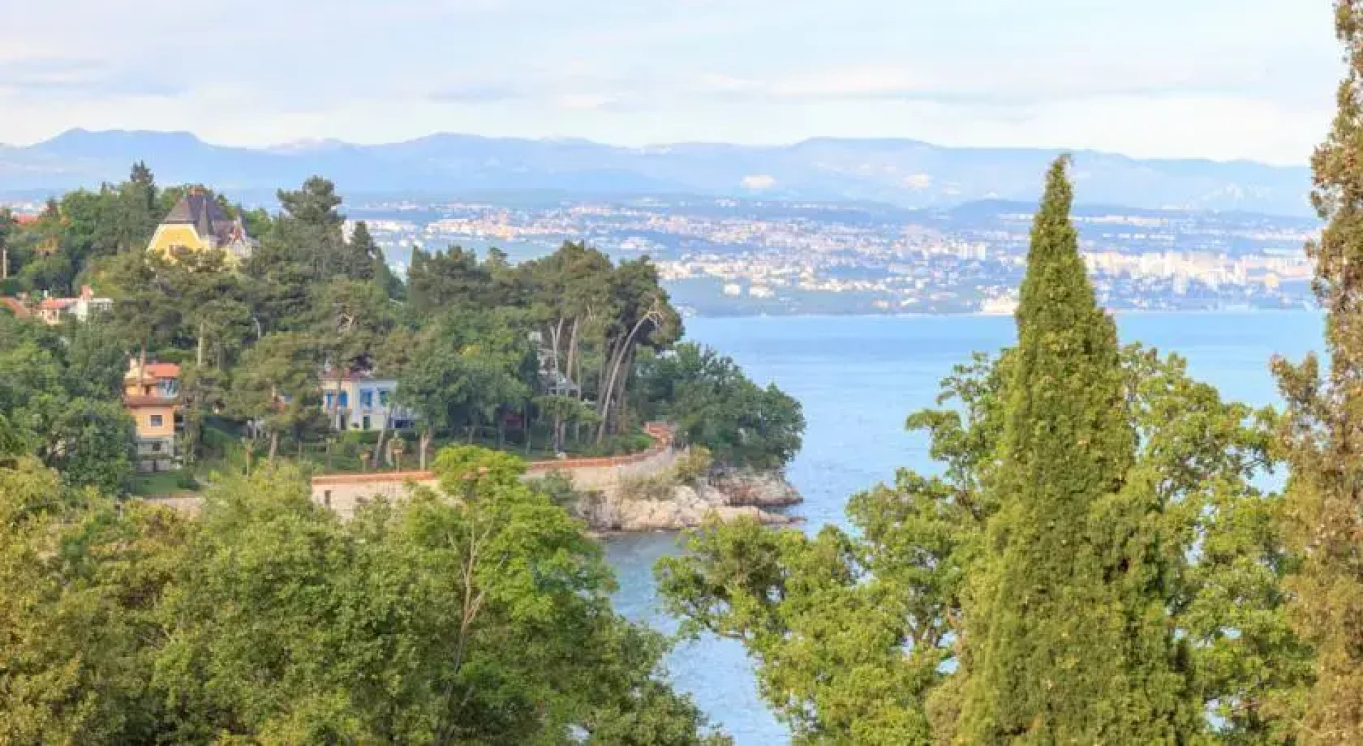 Apartment Near The Beach