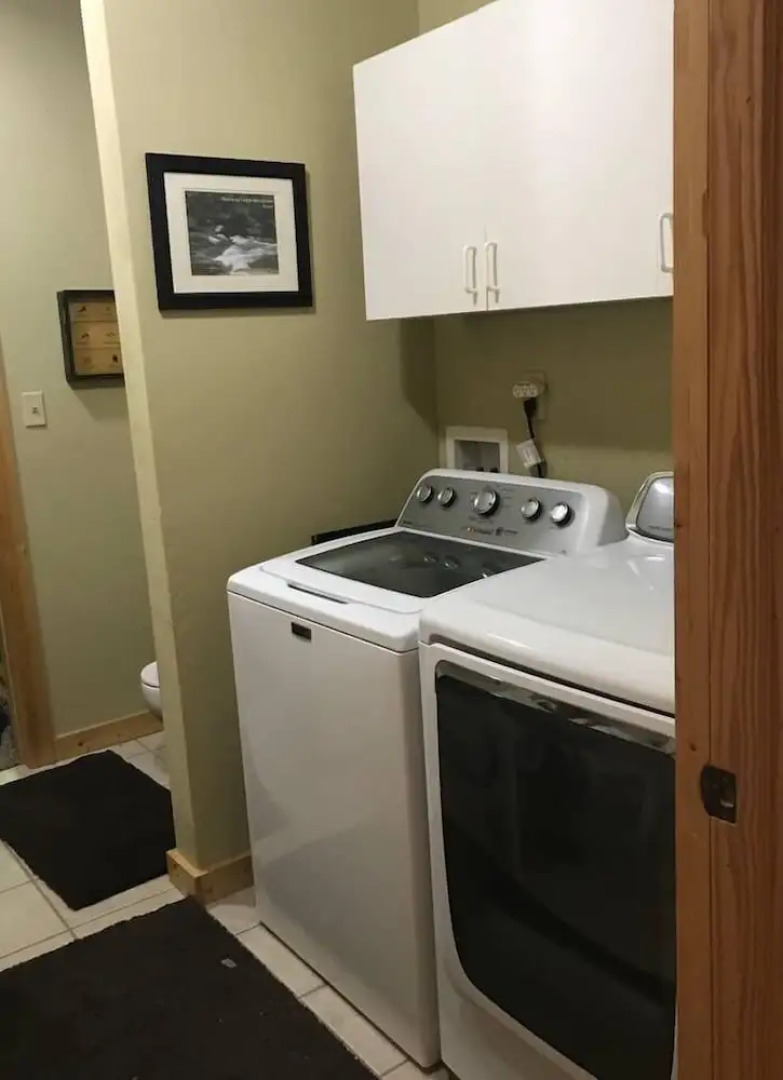 Comfortable Mountain Home near Everything yet Private