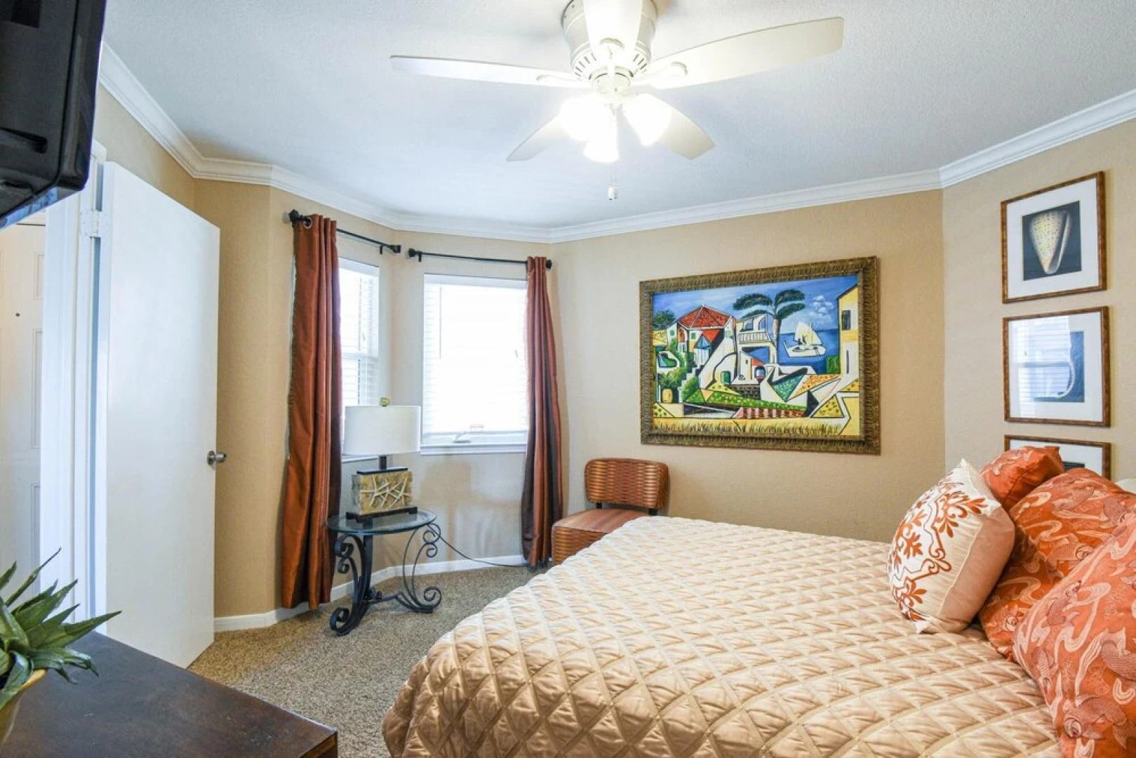 Seascape 2216 Hotel Room