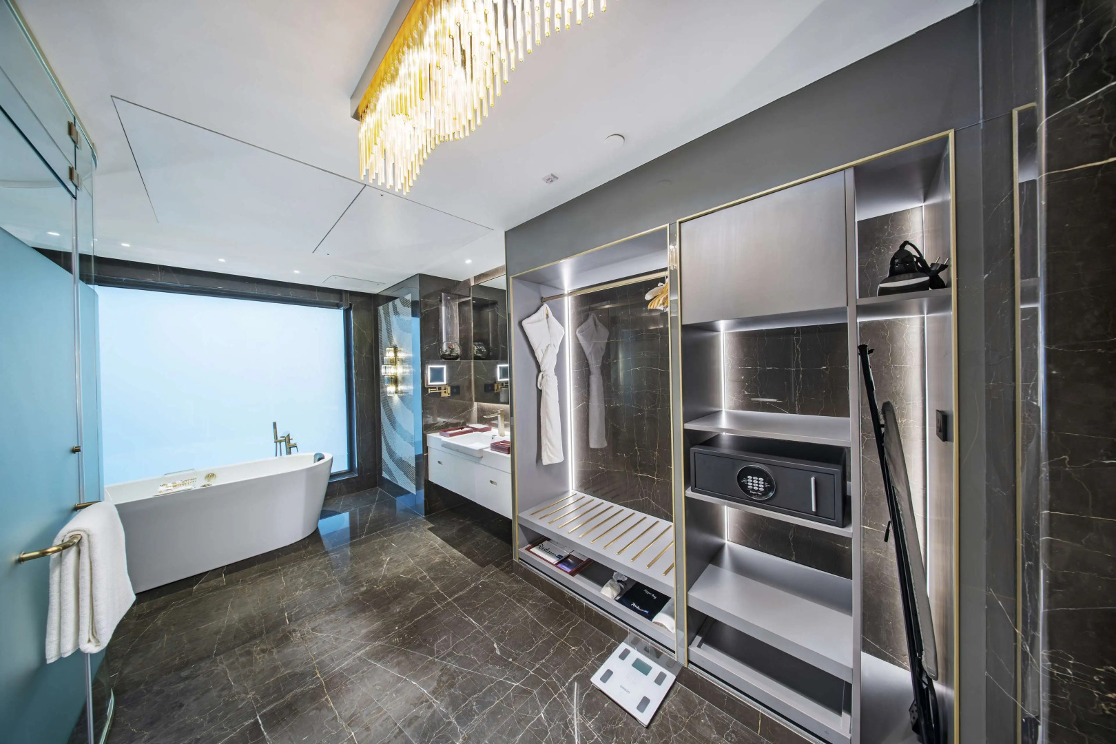 Radisson Blu Hotel & Suites GRT Chennai