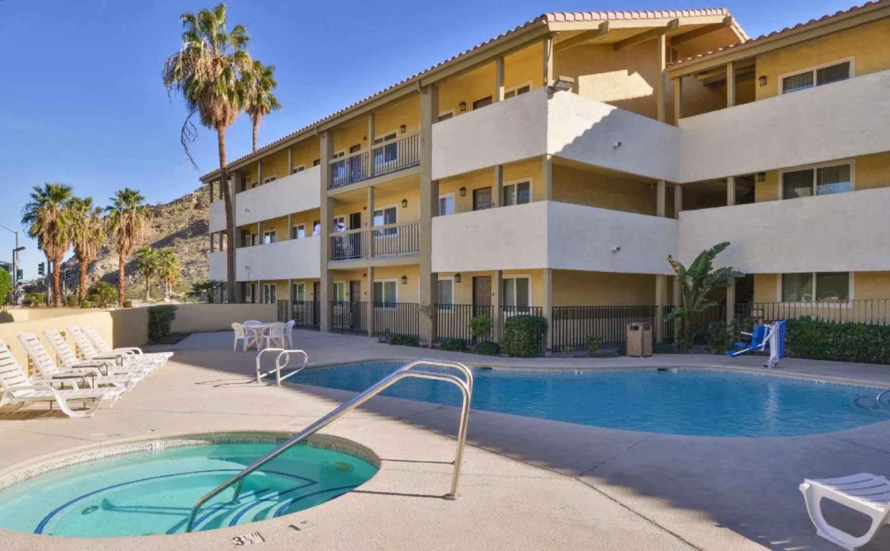 Red Lion Inn & Suites Cathedral City