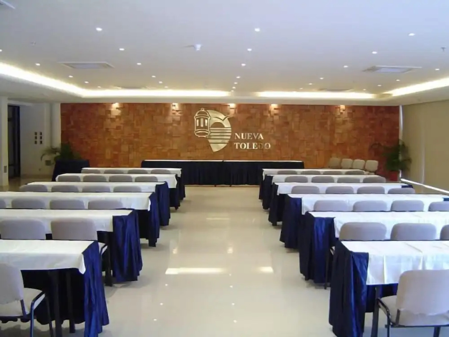 Nueva Toledo Suites & Hotel