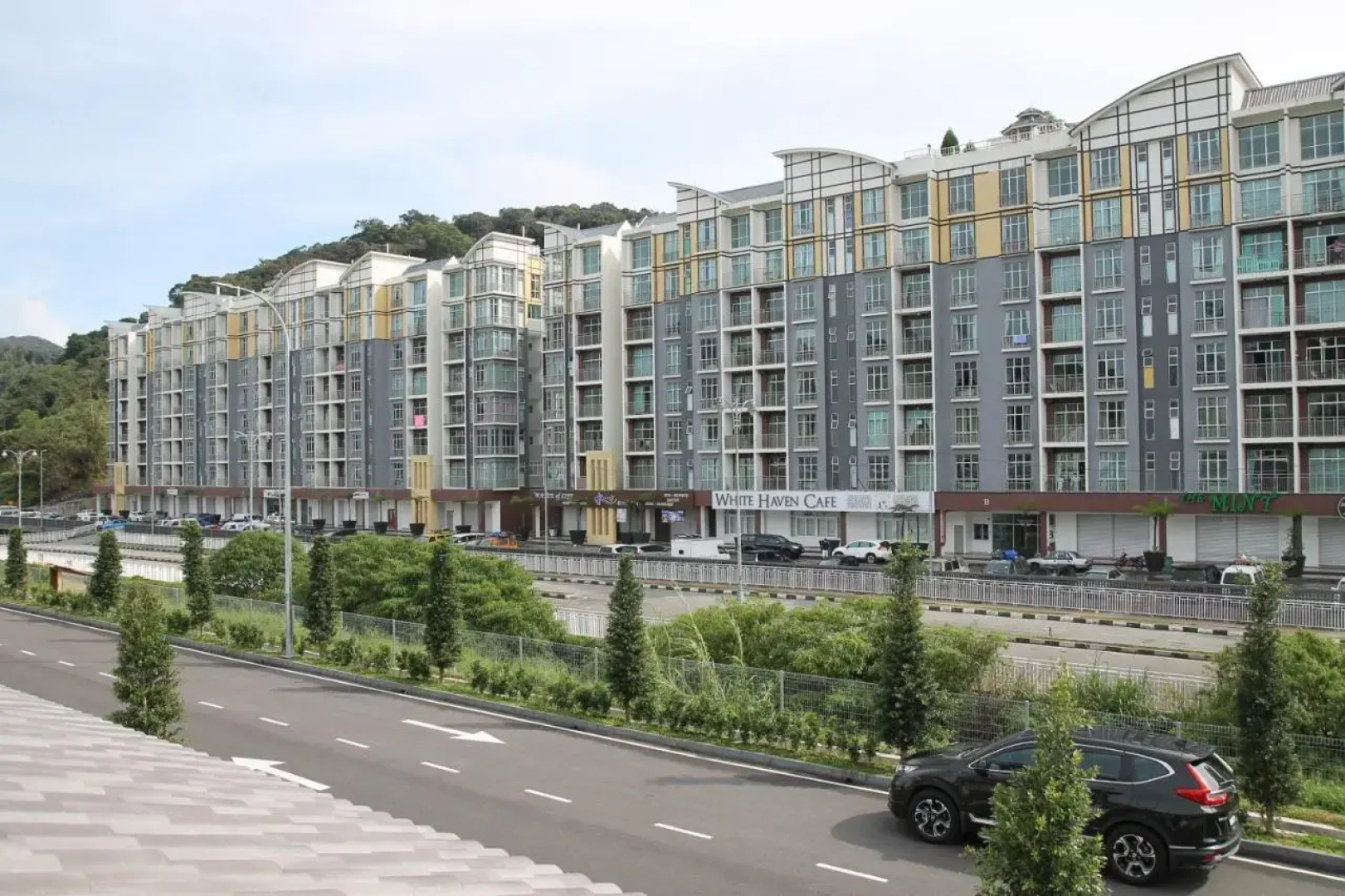 Bricks Terrace House 4R 3BR (Near to Night Market)