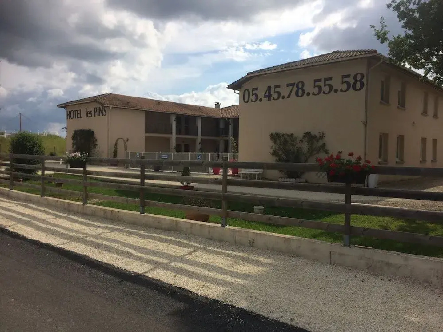 Hôtel Les Pins
