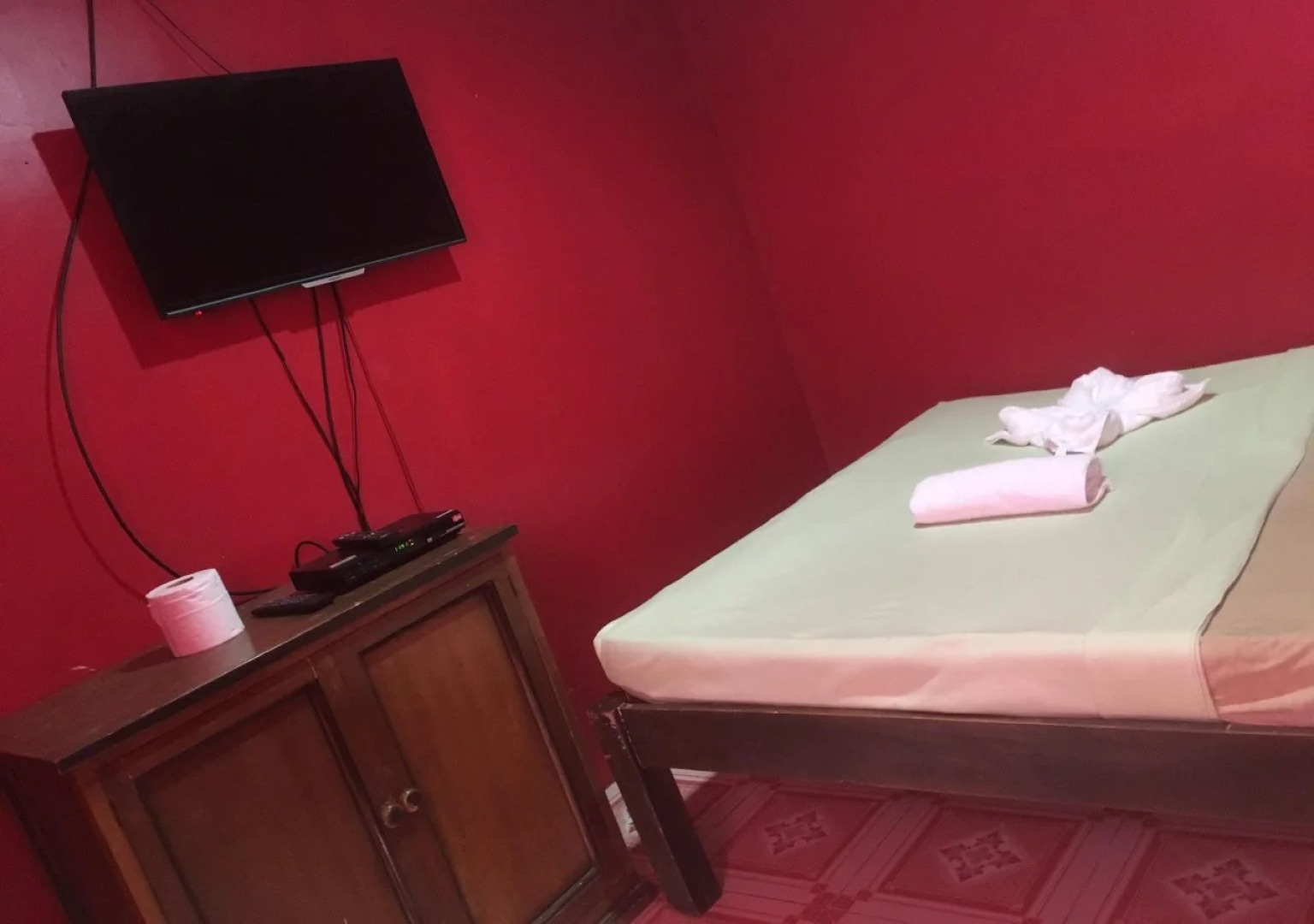 Ritzy's White Beach Resort & Restaurant