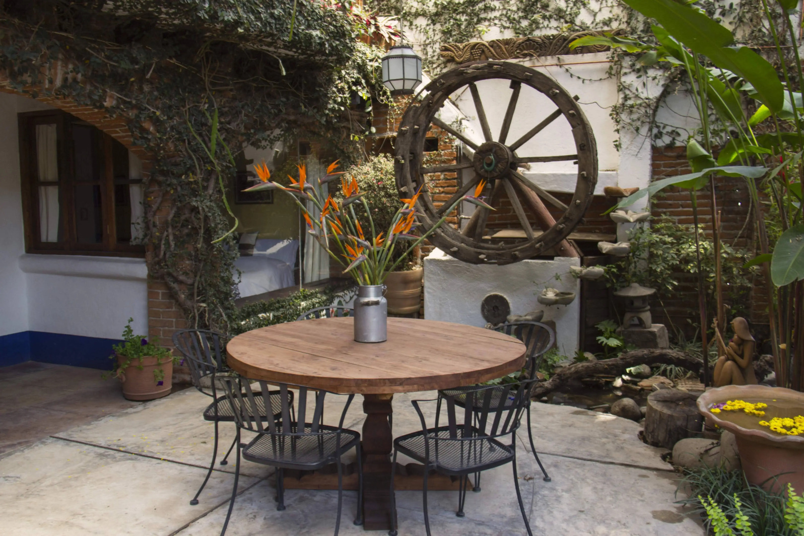 Mesón De Leyendas Breakfast & Downtown