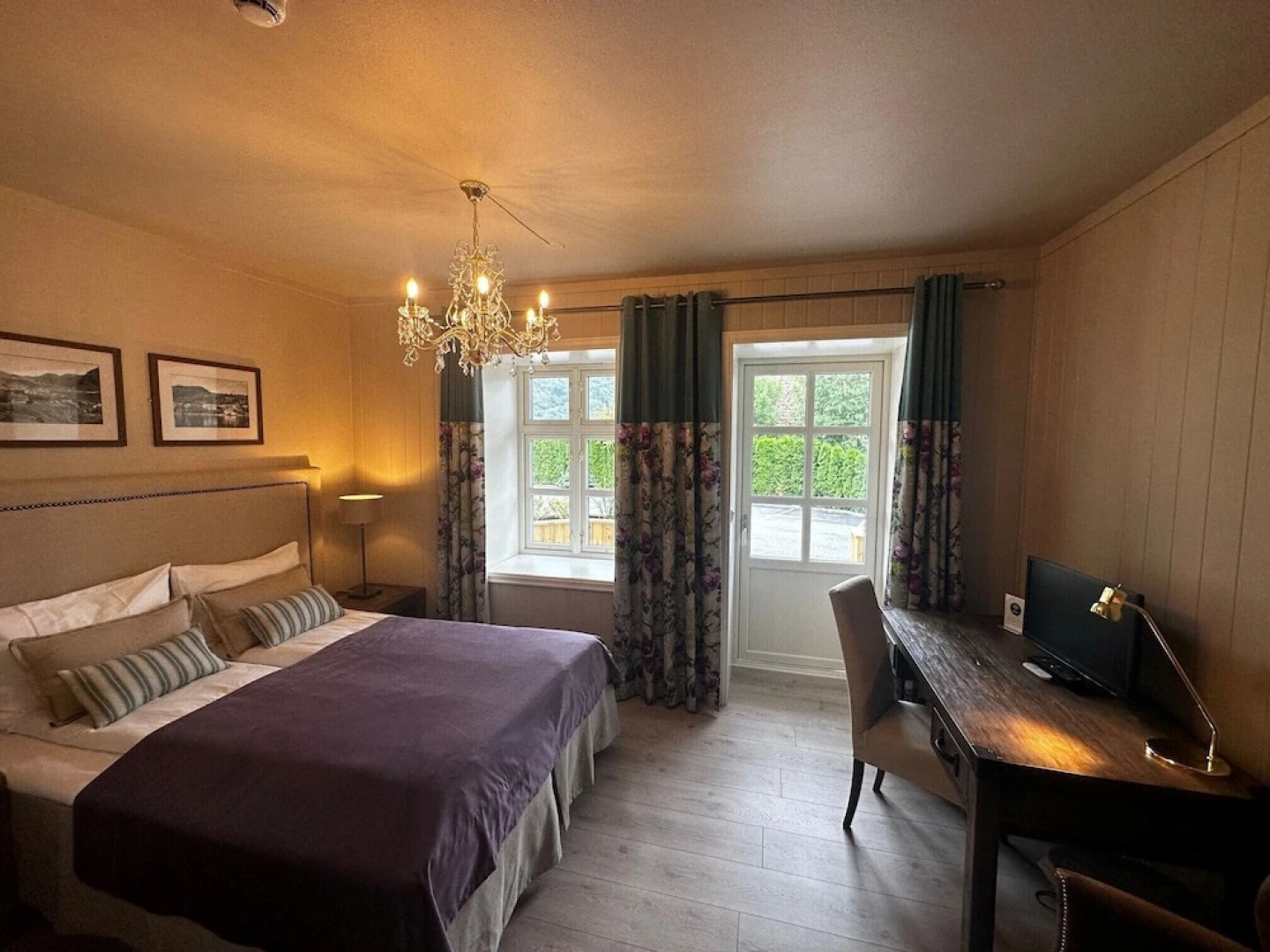 Hofslund Fjord Hotel