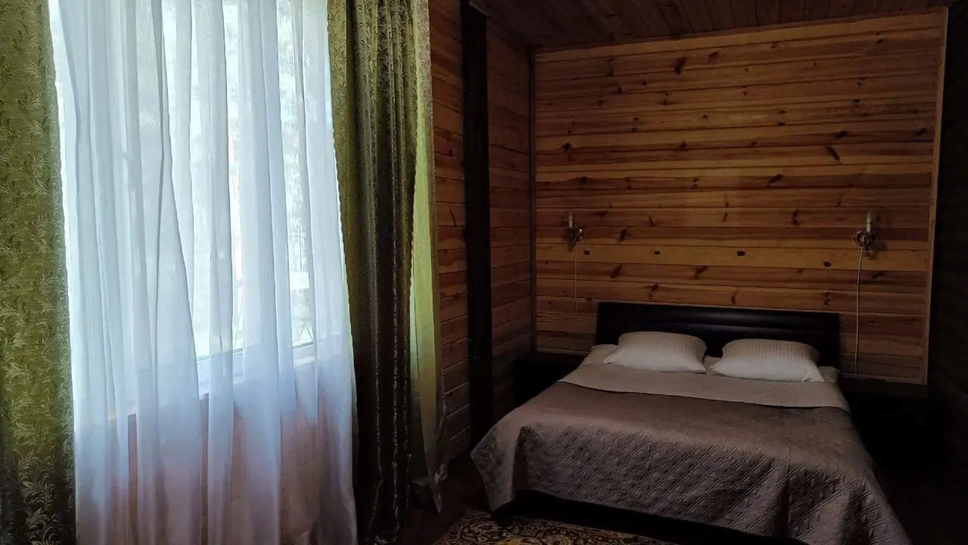 Отель «Золотые пески»