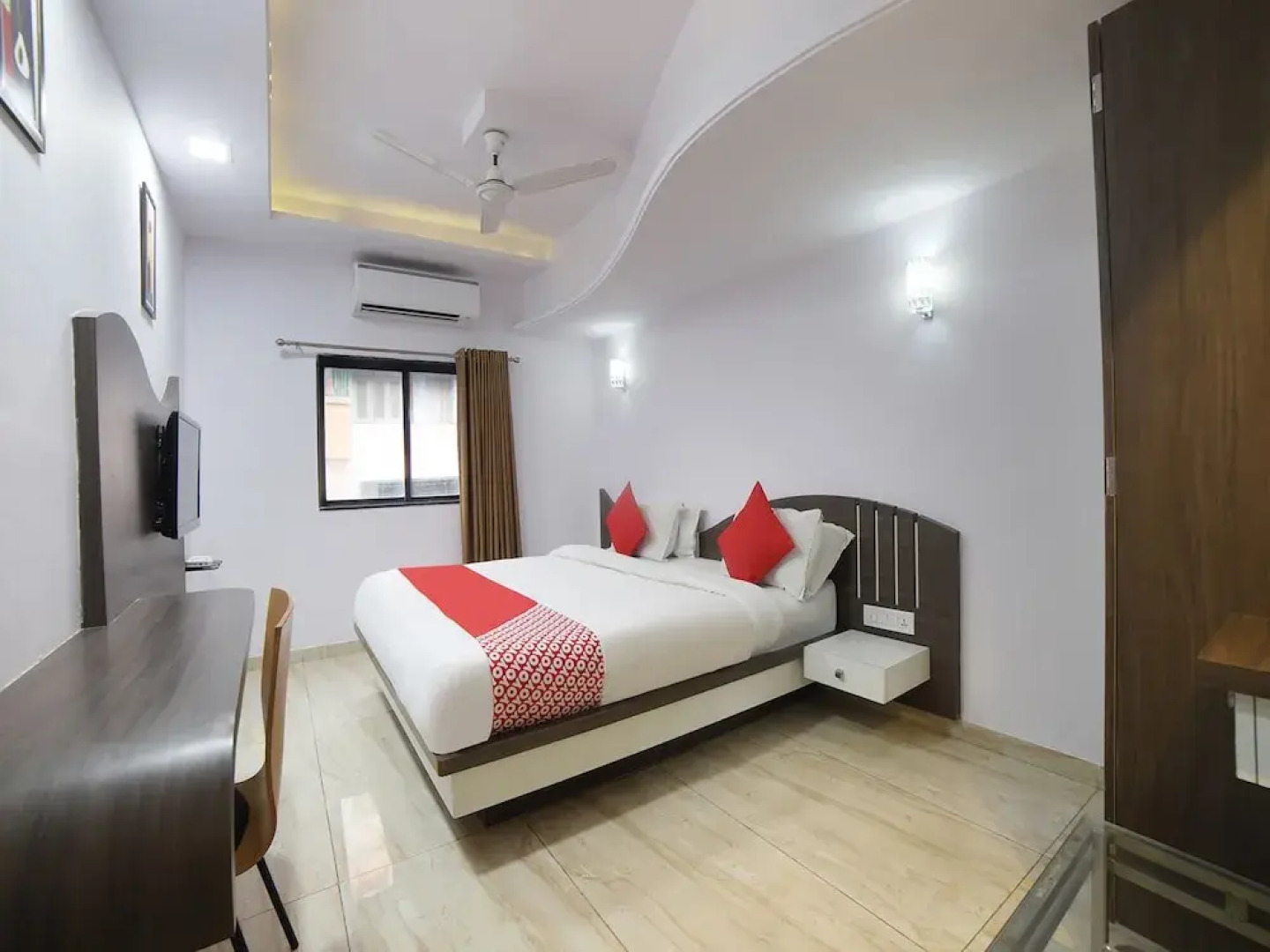 OYO 3335 Hotel Vraj Inn