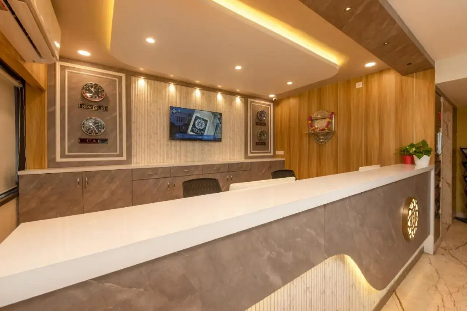 OYO Premium Light House Hill