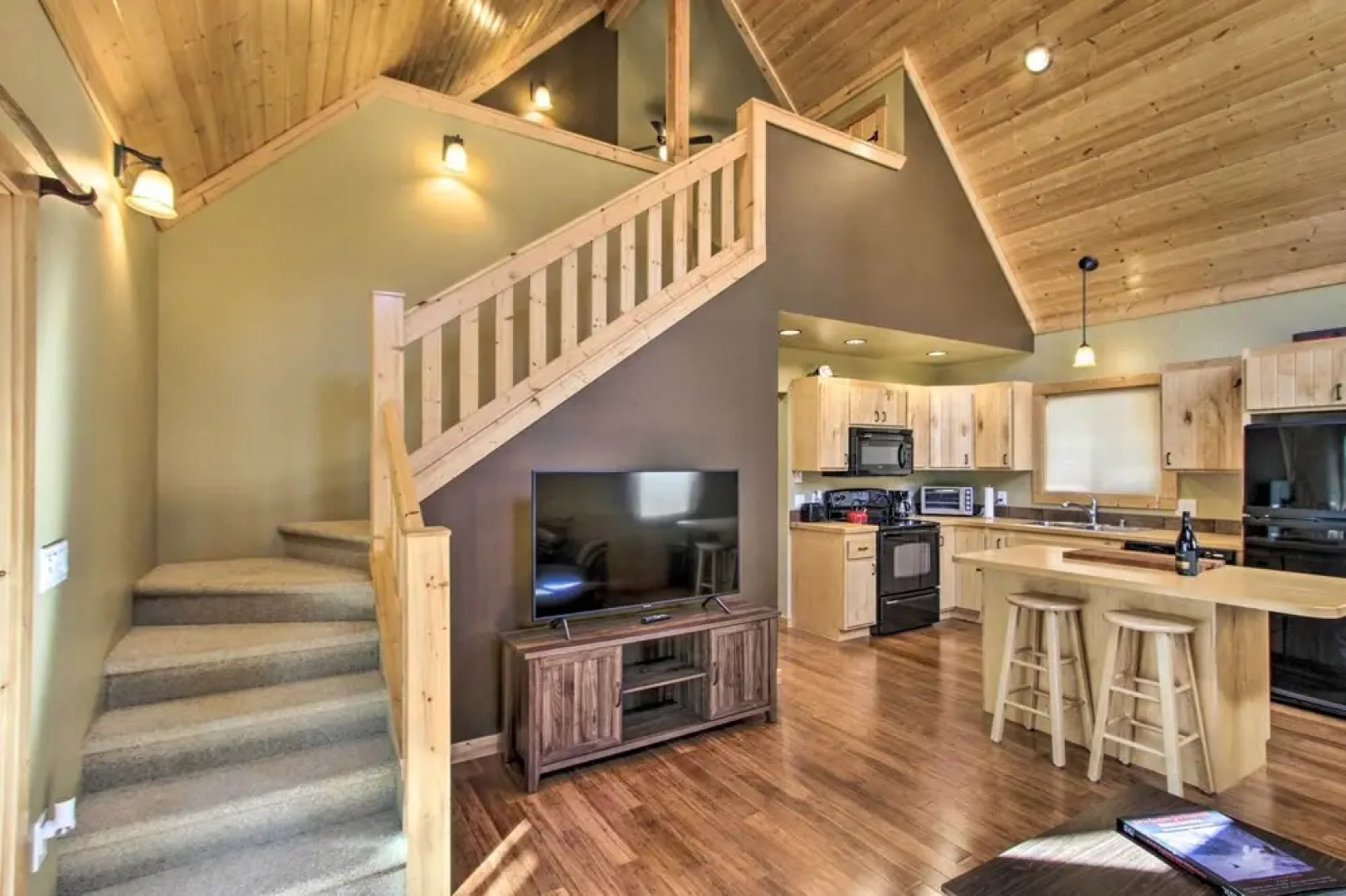 Cozy Hikers Getaway, 5 Mi to Mt Rainier Natl Park