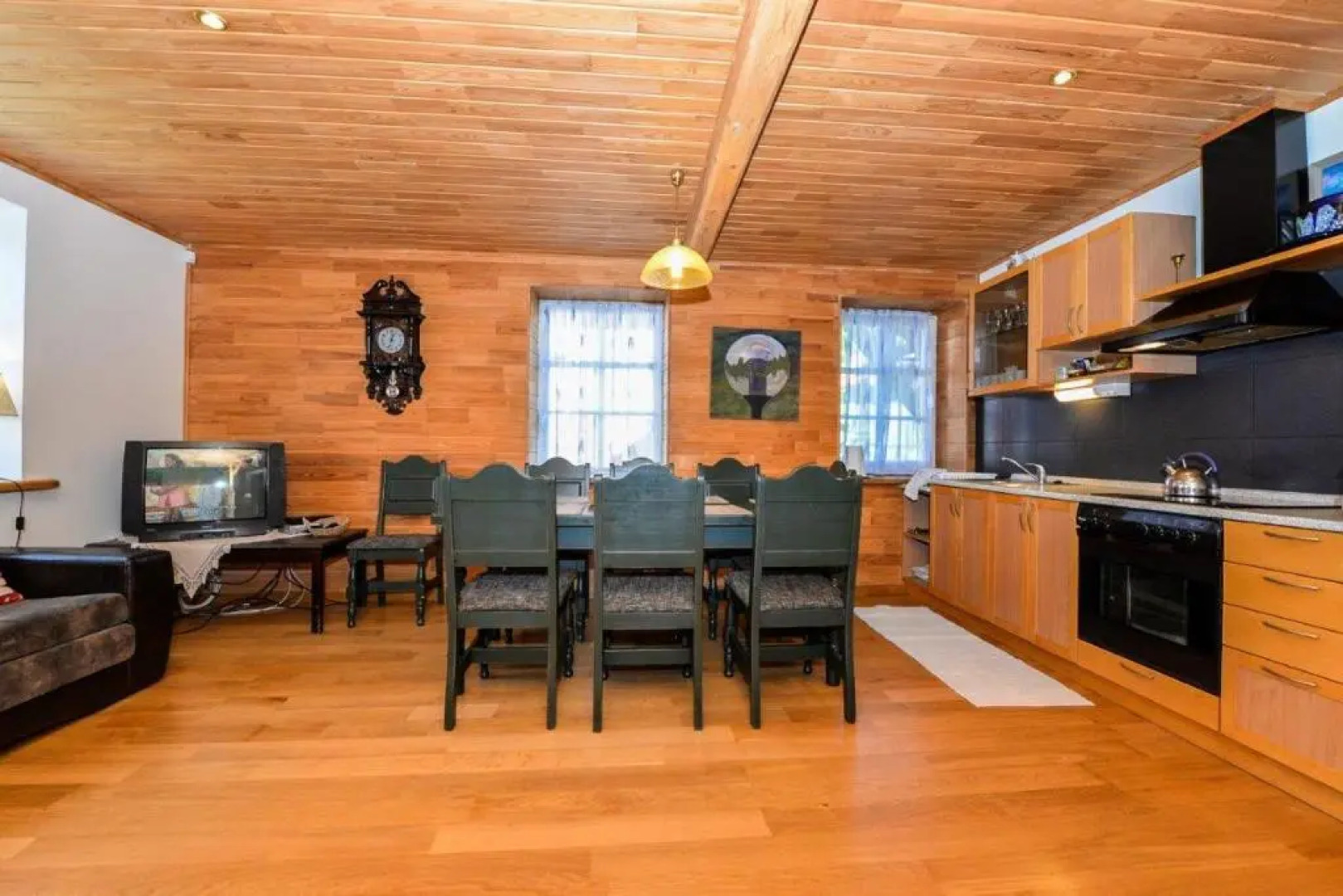 Apartamentas ''Jūratė'' 6-8 asmenims su sauna, privačiu kiemeliu prie jachtklubo.