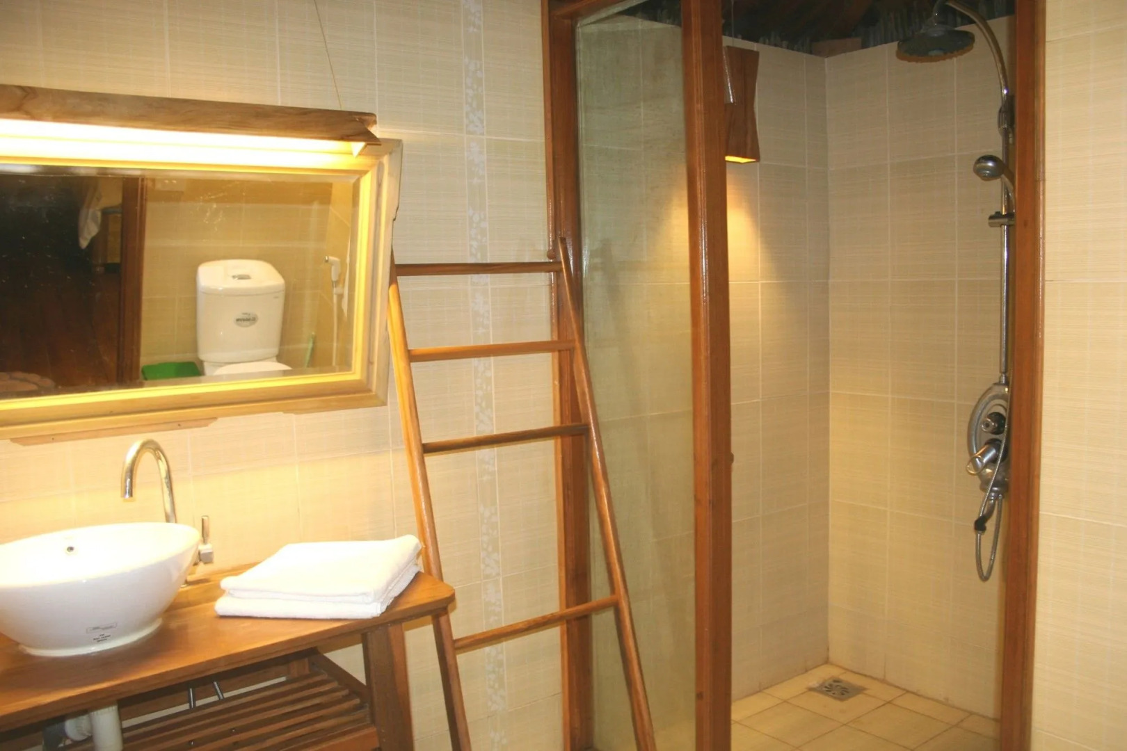 Monkey Island Resort