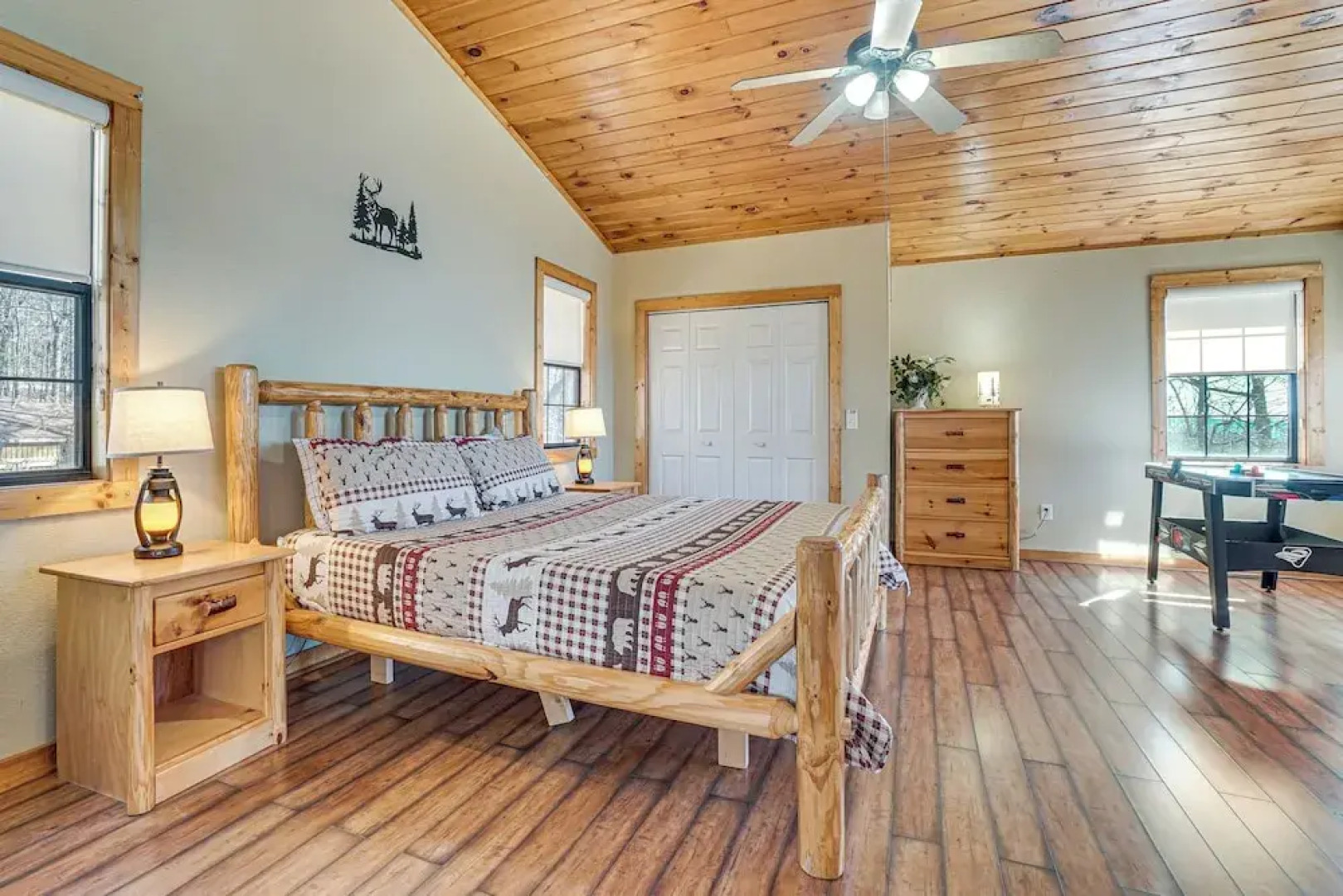 Pool, Hot Tub & Mountain Views: Cleveland Cabin