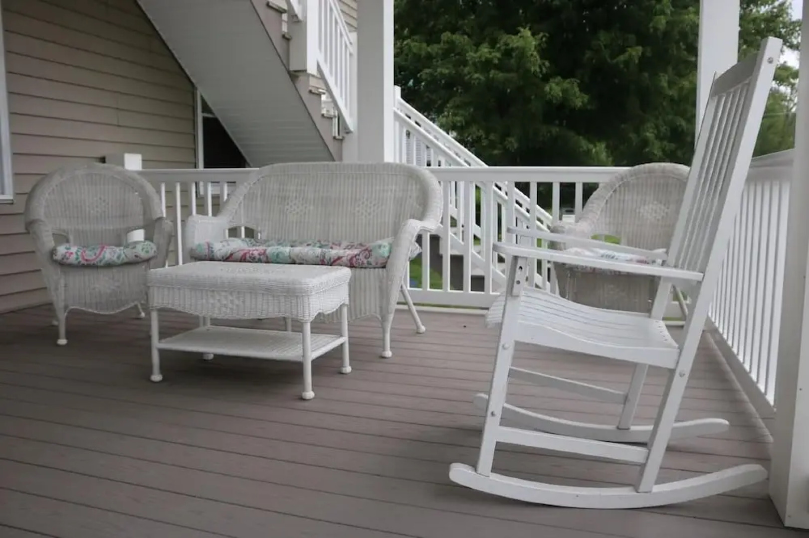 2729 Willow Ave. 3 Bedroom Condo