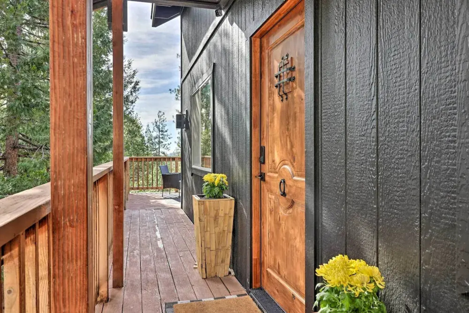 Near Hiking + Wineries: Arnold Cabin w/ Deck!