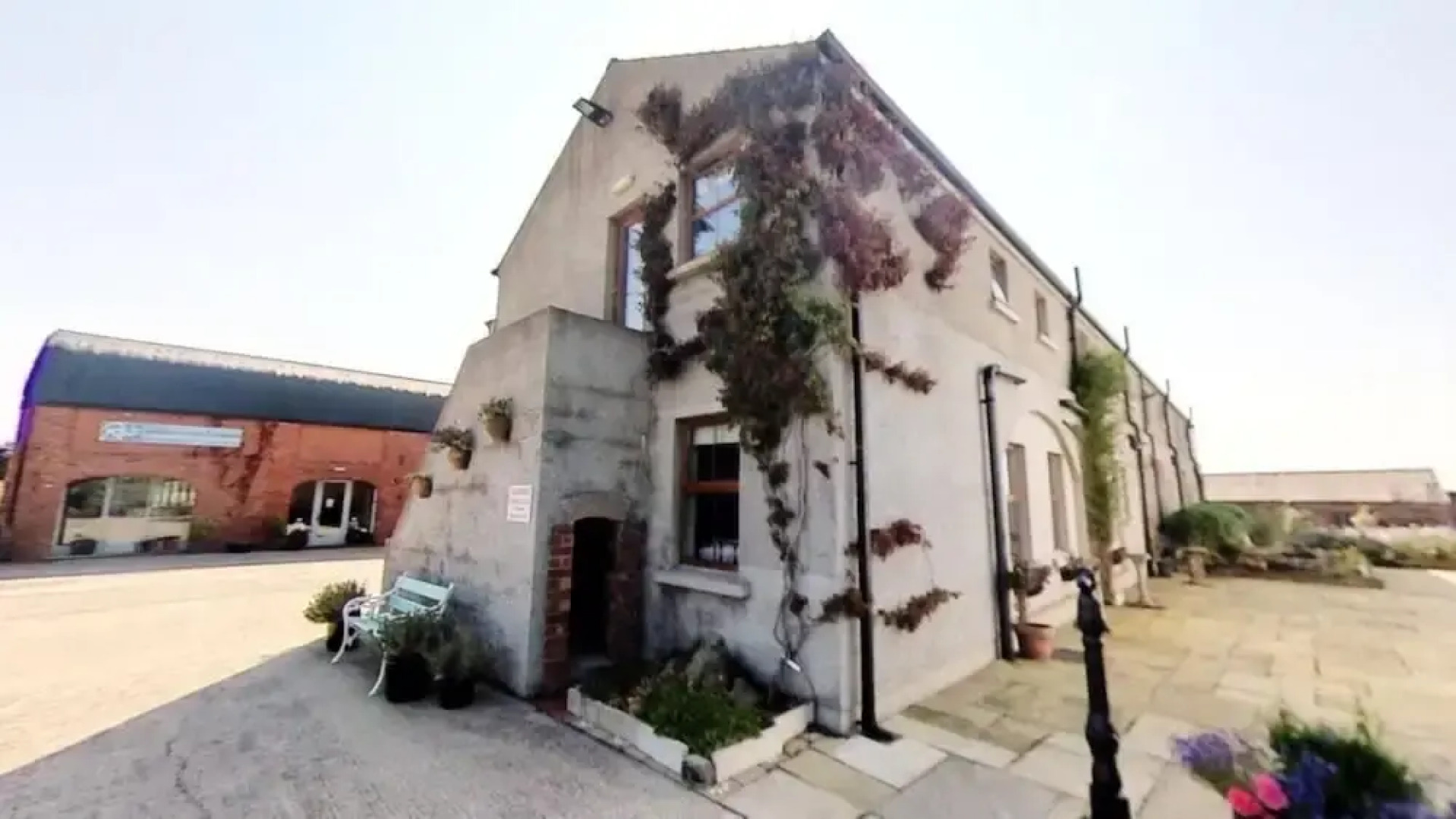 Charming 3-bed Cottage Moira - Hillsborough