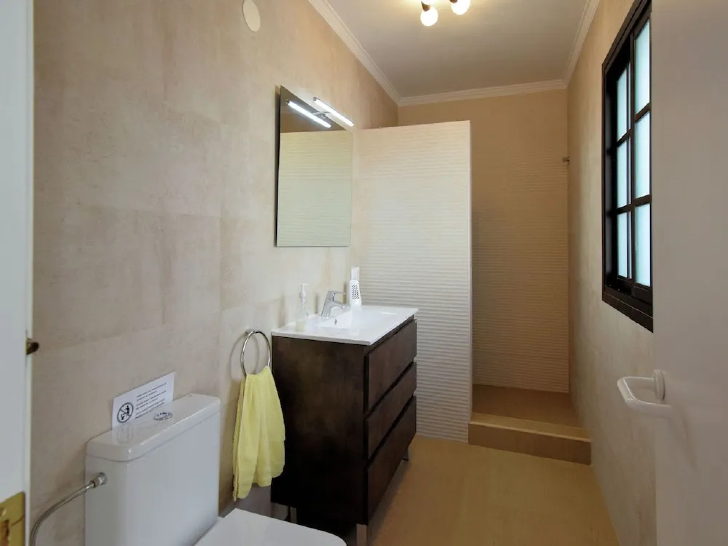 Tasteful and Modern Villa With Private Swimming Pool