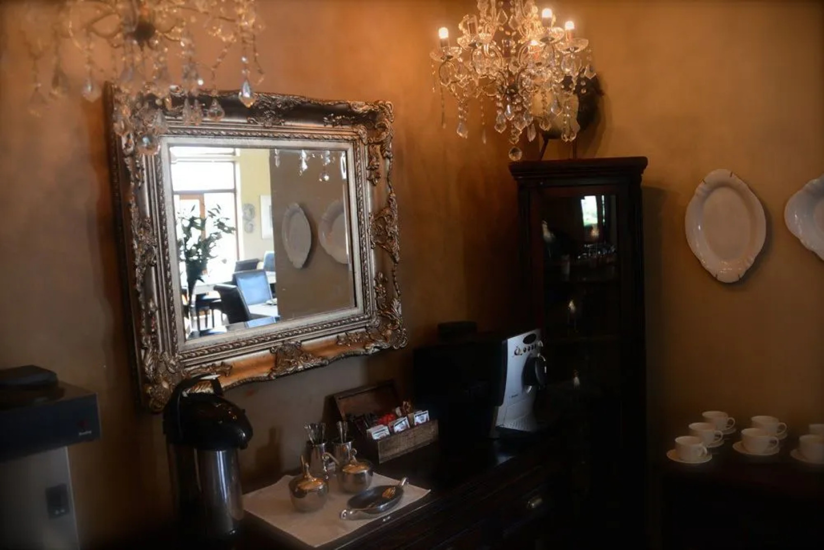 Elegant Manor Guest House