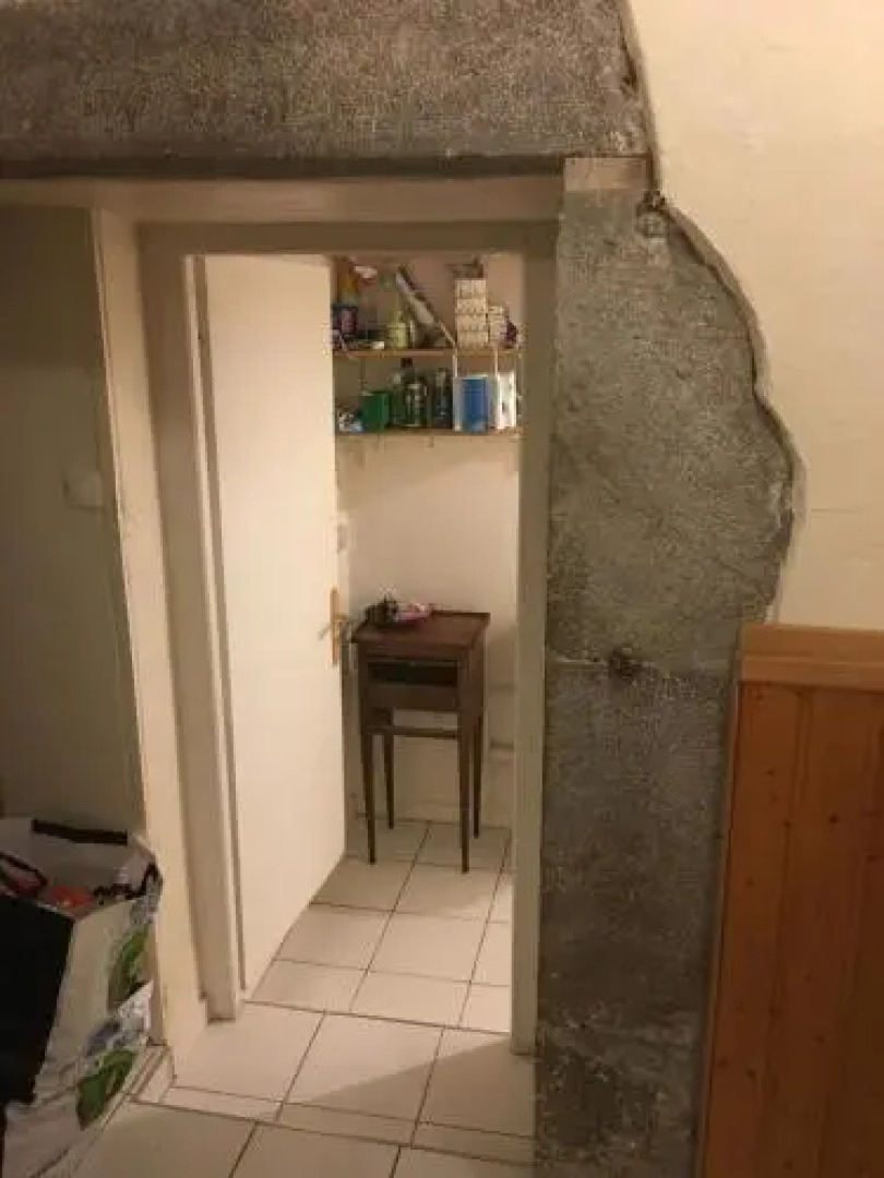 Vieux corps de ferme datant de 1675