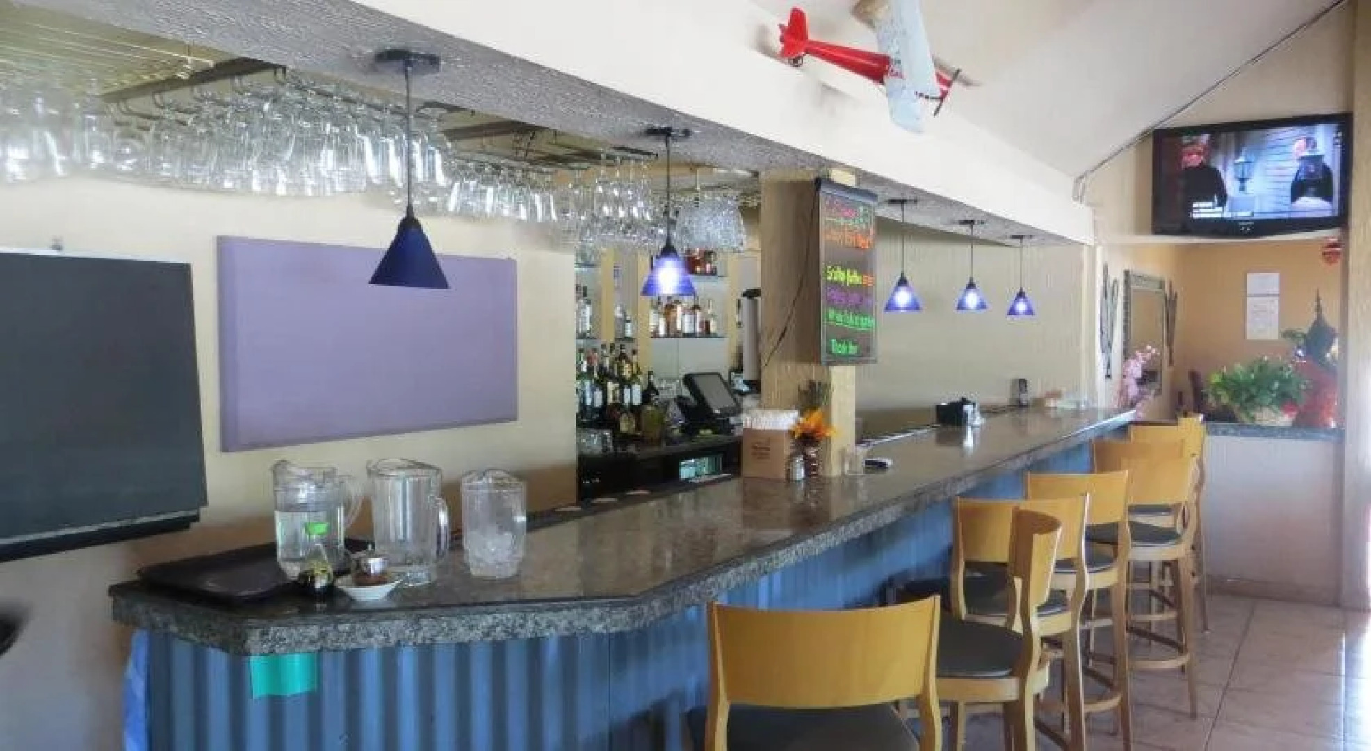 Camelot Waterfront Inn