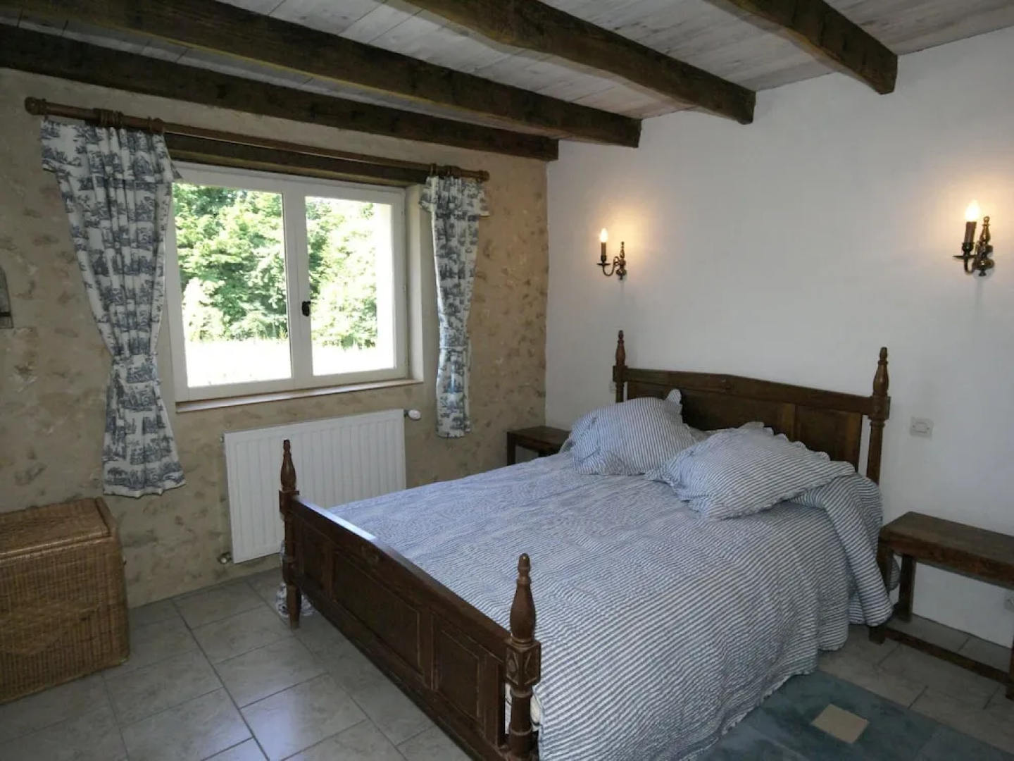Tastefully Decorated House in Quiet Surroundings of Manzac-sur-vern