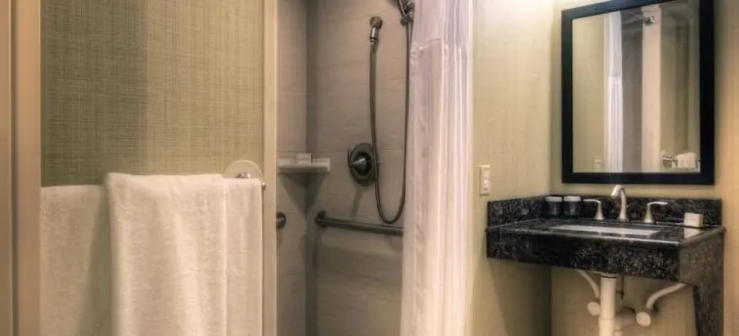 Radisson North Denver Graystone Castle Hotel