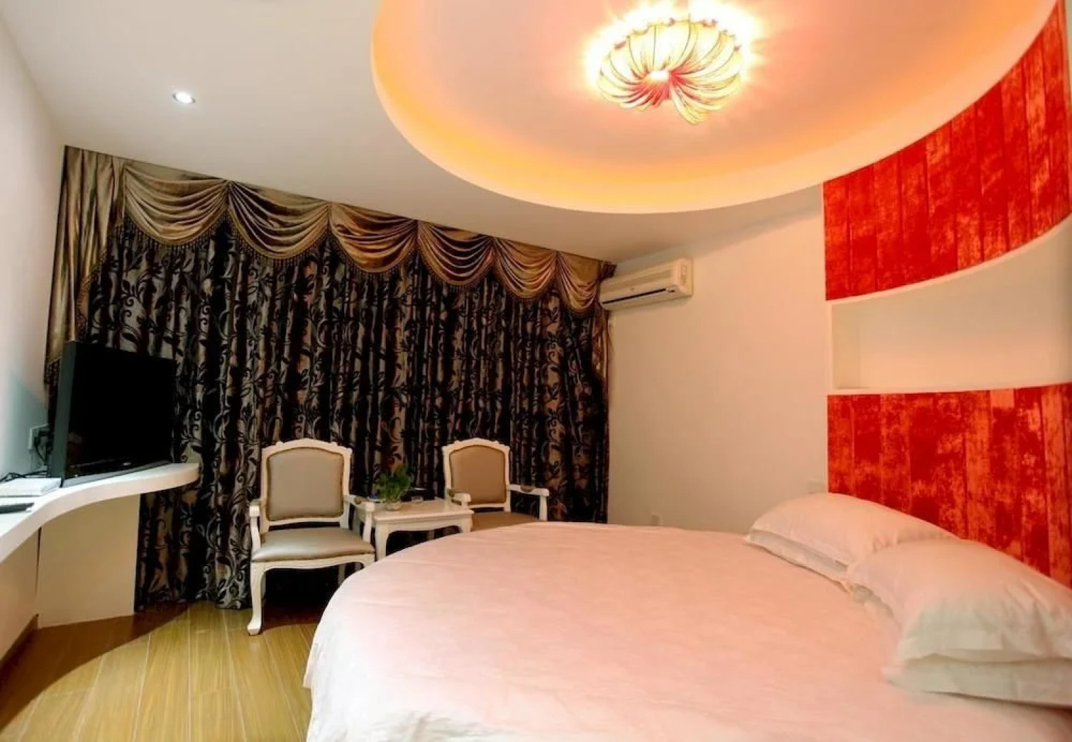 Minglu Villa Boutique Holiday Hotel