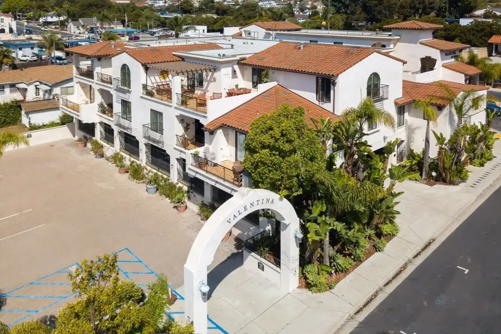 Valentina #401 3 Bedroom Condo by RedAwning