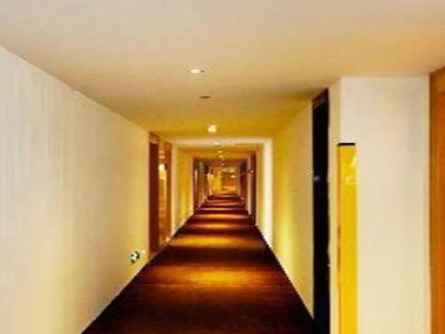 IU Hotel Suining Shehong Bus Station Branch