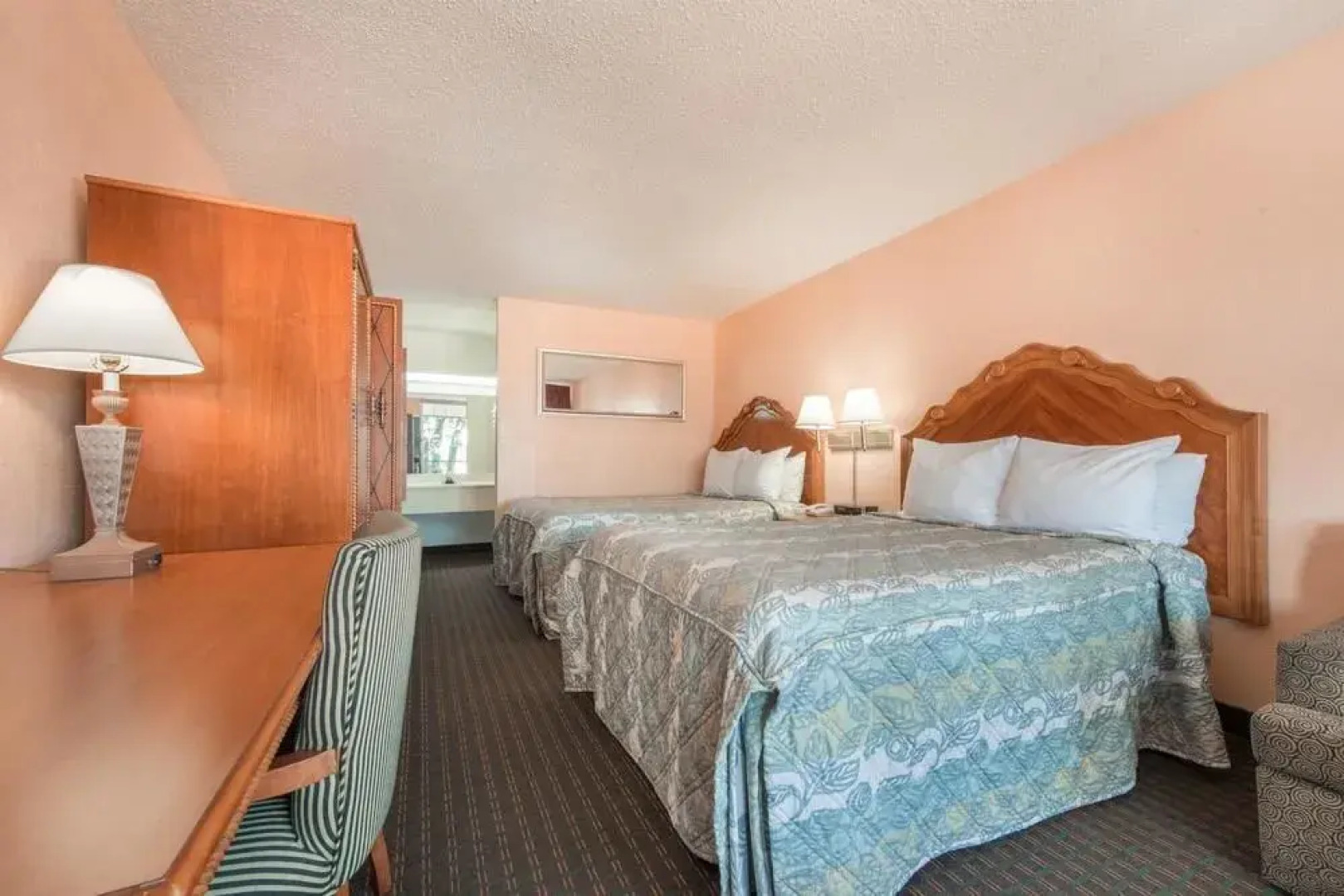 Castle inn & suites by OYO Lawton